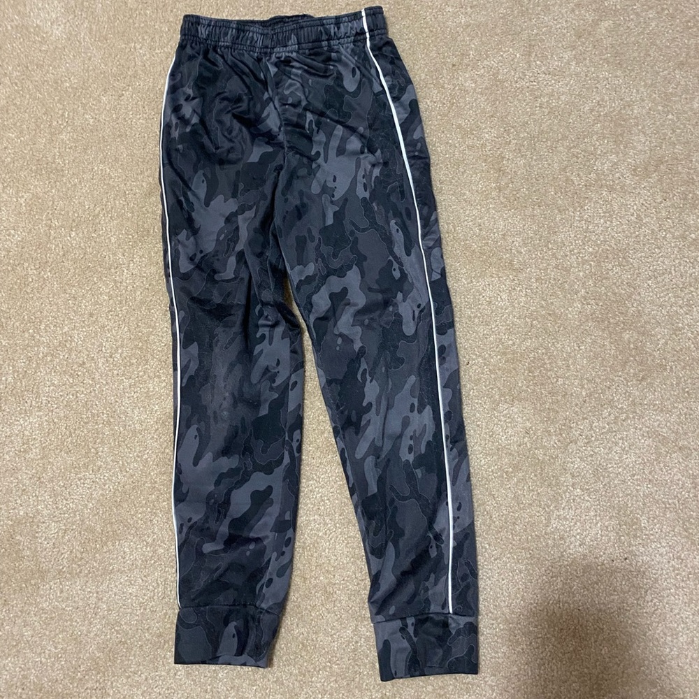 Jumping bean joggers size 7